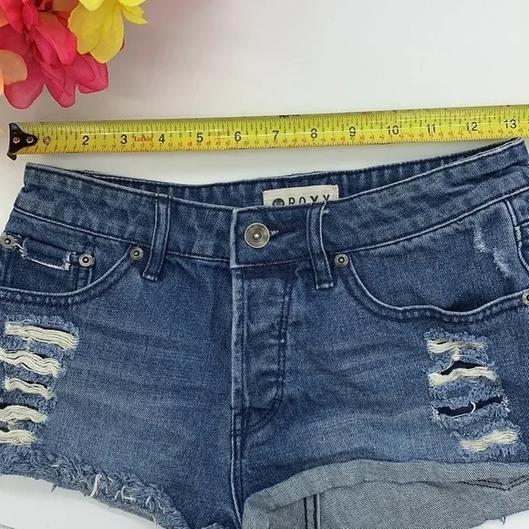 Roxy Jean Short Distressed Sz 26 - Picture 7 of 7